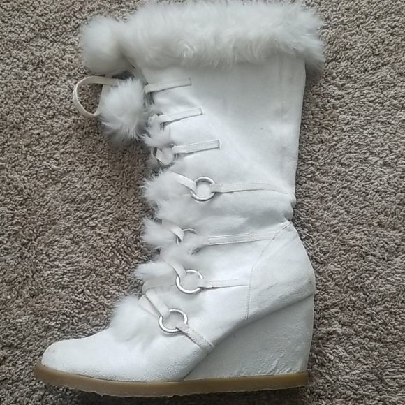 Shoes - Winter wedge zipup boots